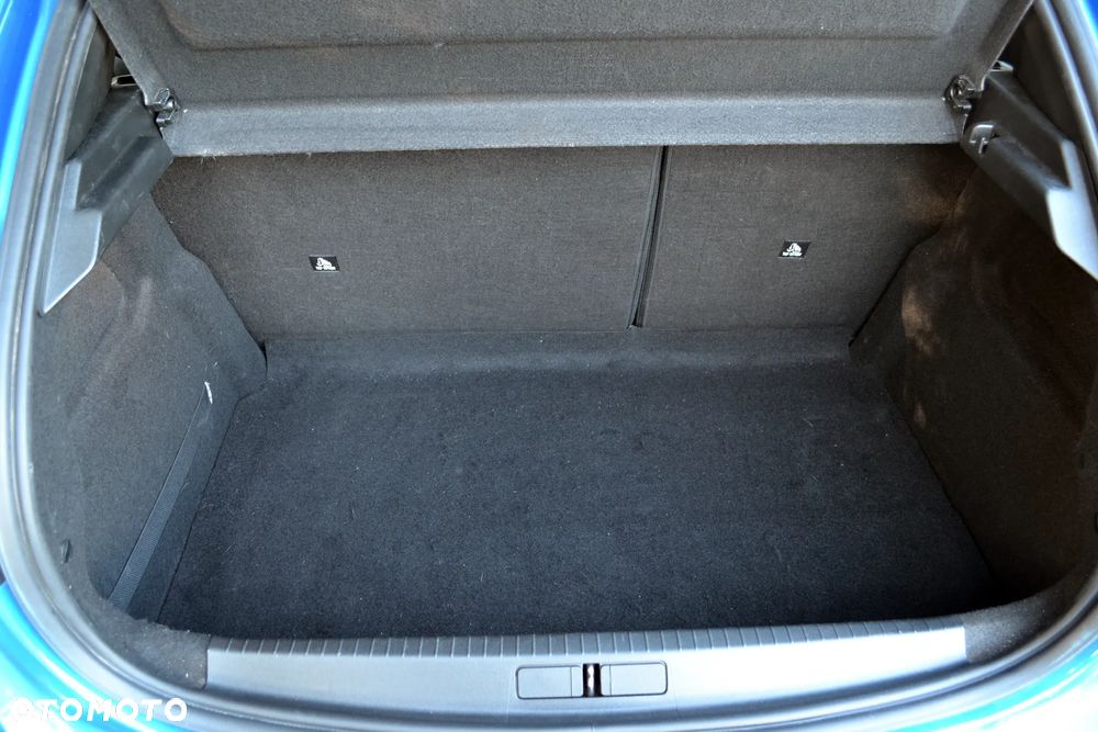 Peugeot 208 - 28