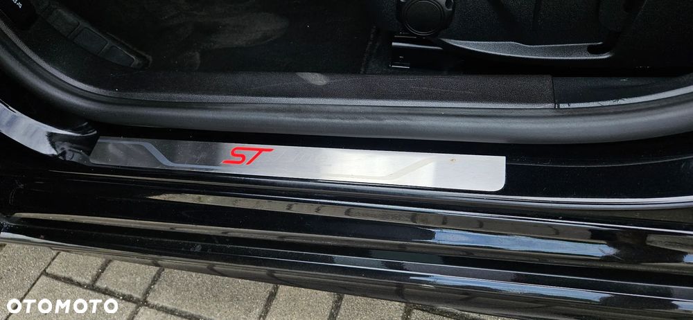 Ford Focus 1.5 EcoBoost Start-Stopp-System ST-LINE - 16