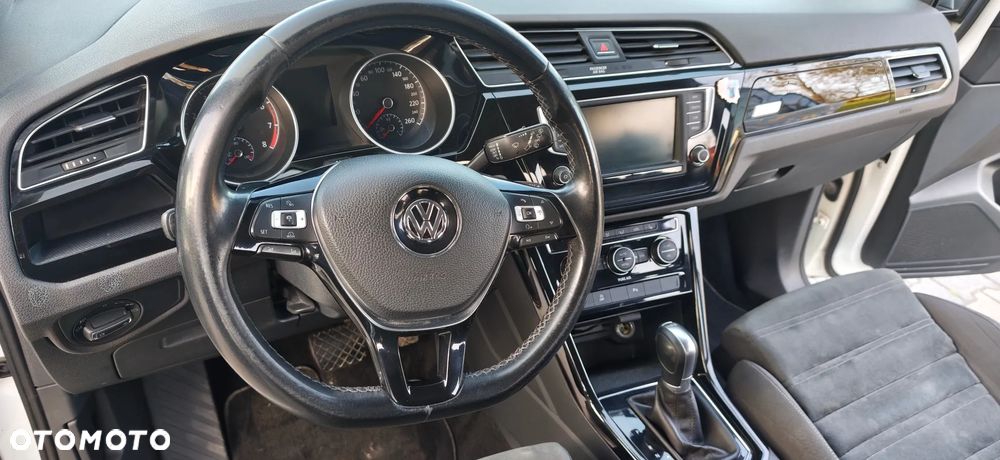Volkswagen Touran - 10