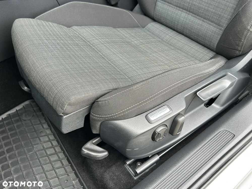 Volkswagen Passat 2.0 TSI Business DSG - 10