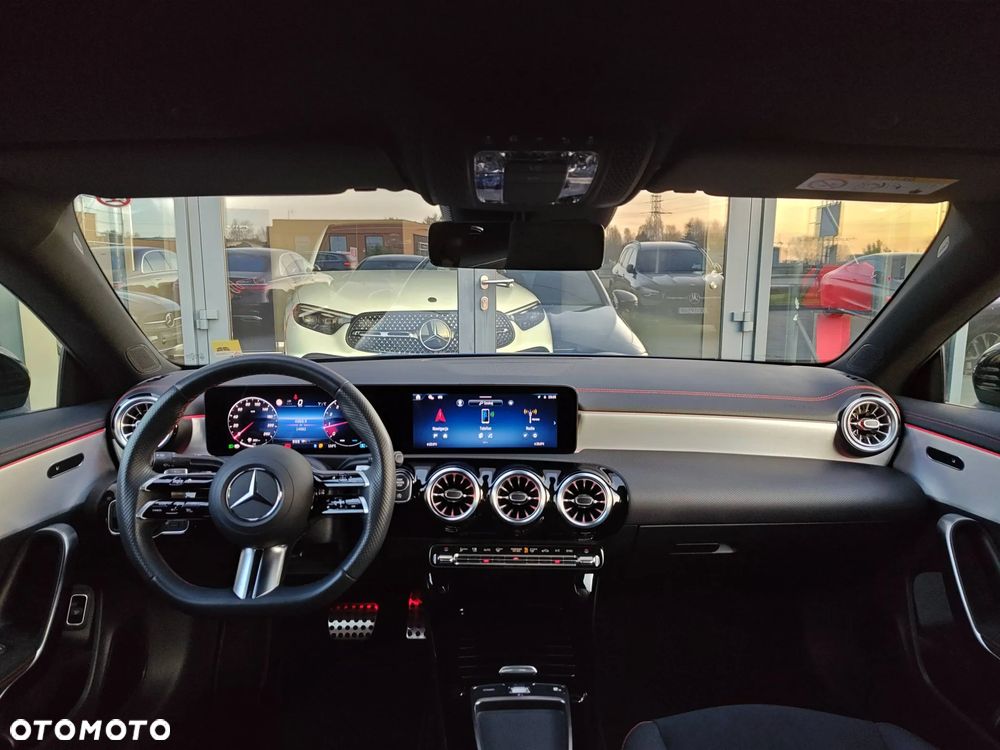 Mercedes-Benz CLA 200 AMG Line 7G-DCT - 14
