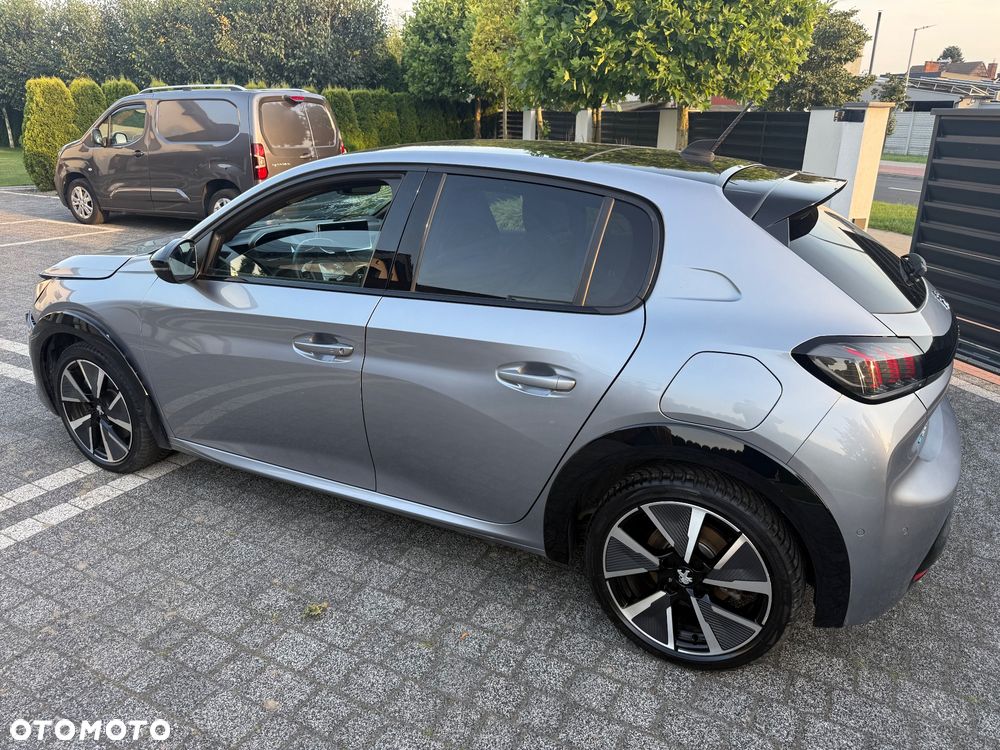 Peugeot 208 GT - 10
