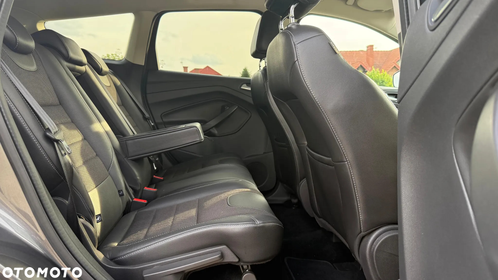 Ford Kuga 2.0 TDCi AWD Titanium - 33