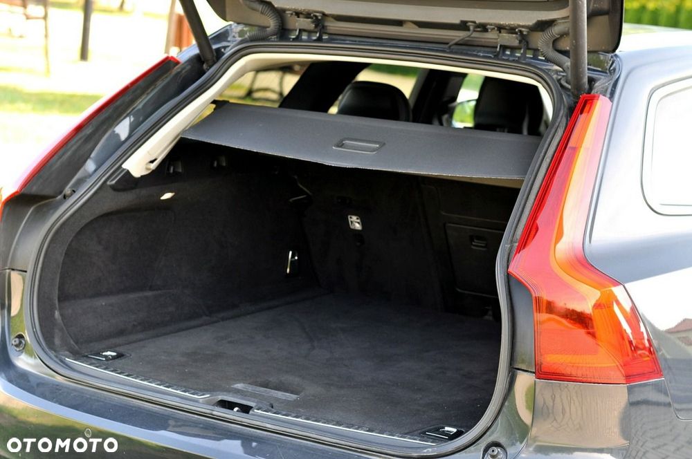 Volvo V90 D3 Momentum Pro - 14