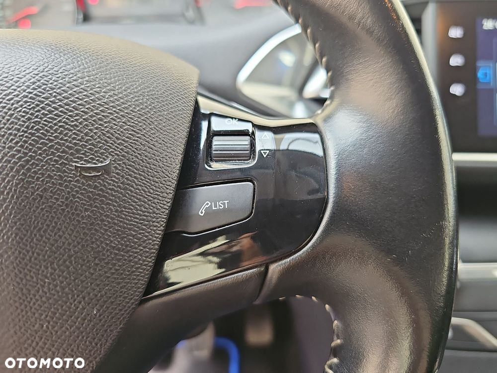 Peugeot 308 - 16