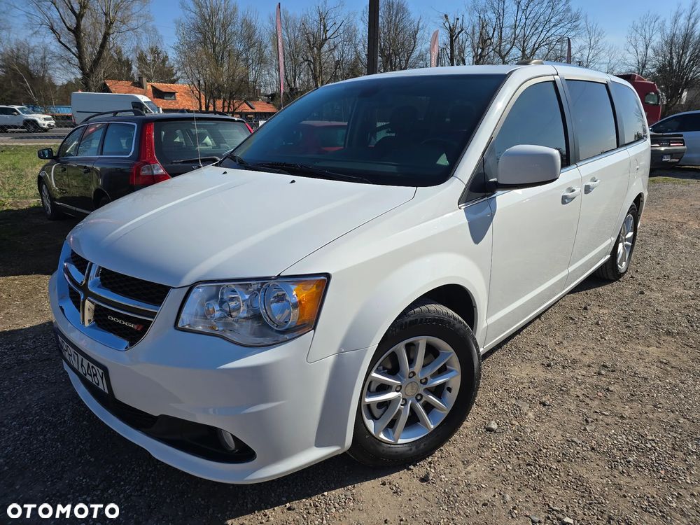 Dodge Grand Caravan - 2
