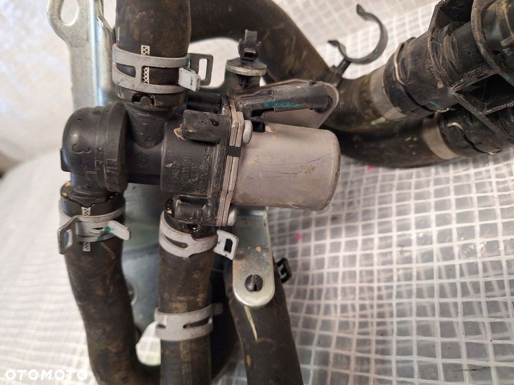 pompa wody volvo lynk  co lynkco 01 1.5 phev 8888778210 demontaz orginal - 2