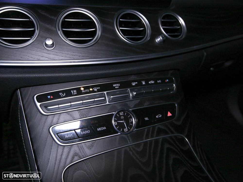 Mercedes-Benz E 300 de AMG Line - 17