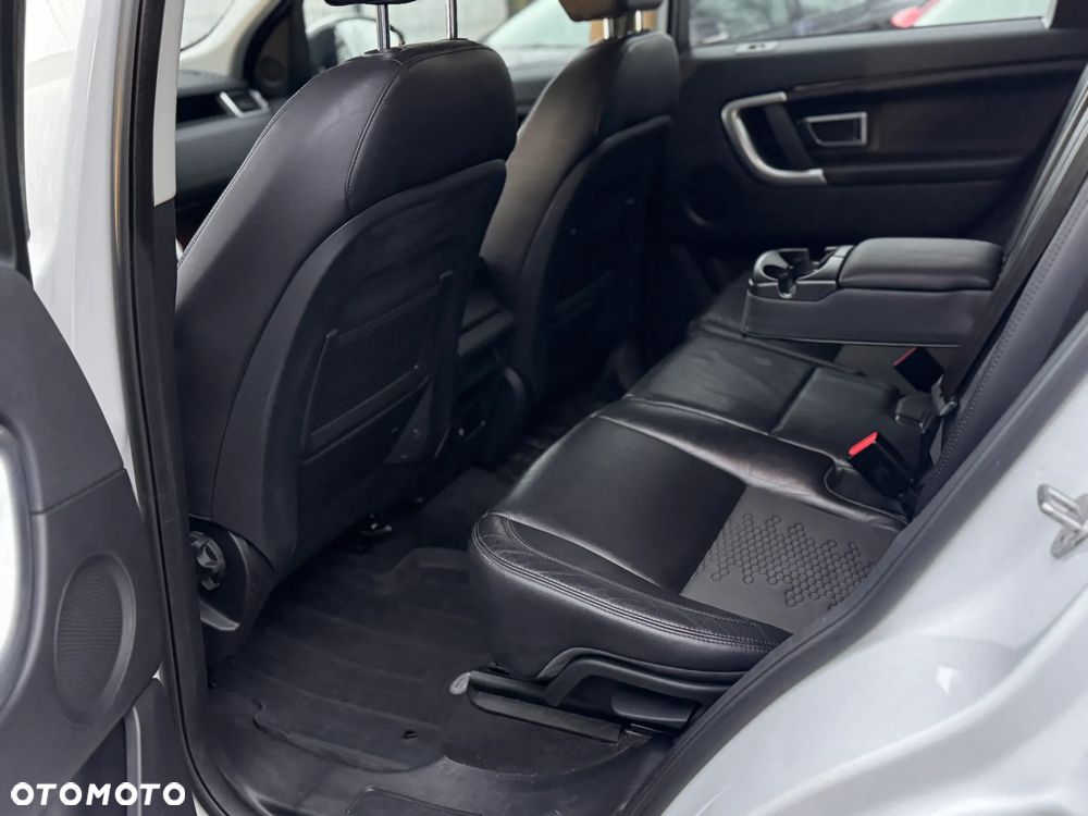 Land Rover Discovery Sport TD4 HSE Luxury - 30