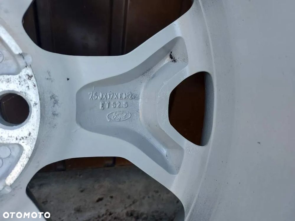 Koła Felgi Aluminiowe alusy 17 cali 5x108 z oponami Ford Kuga Mk1 i - 9