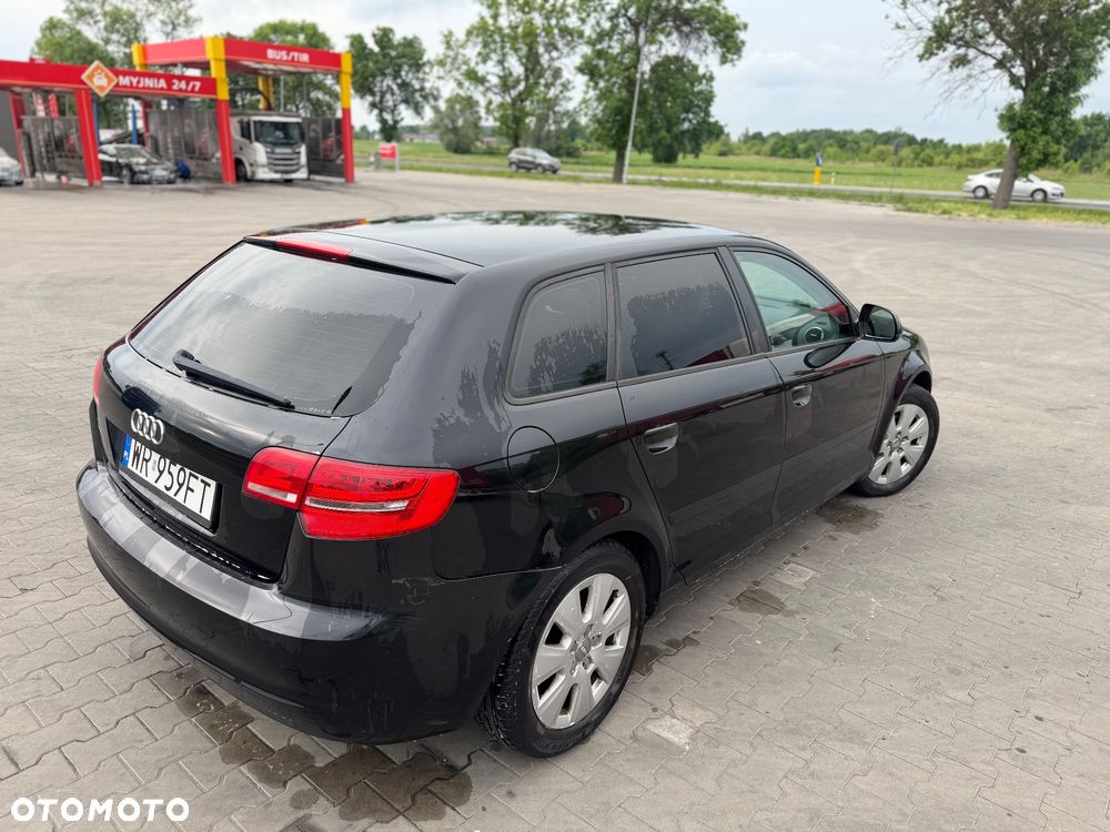 Audi A3 Sportback 1.6 Ambition - 4