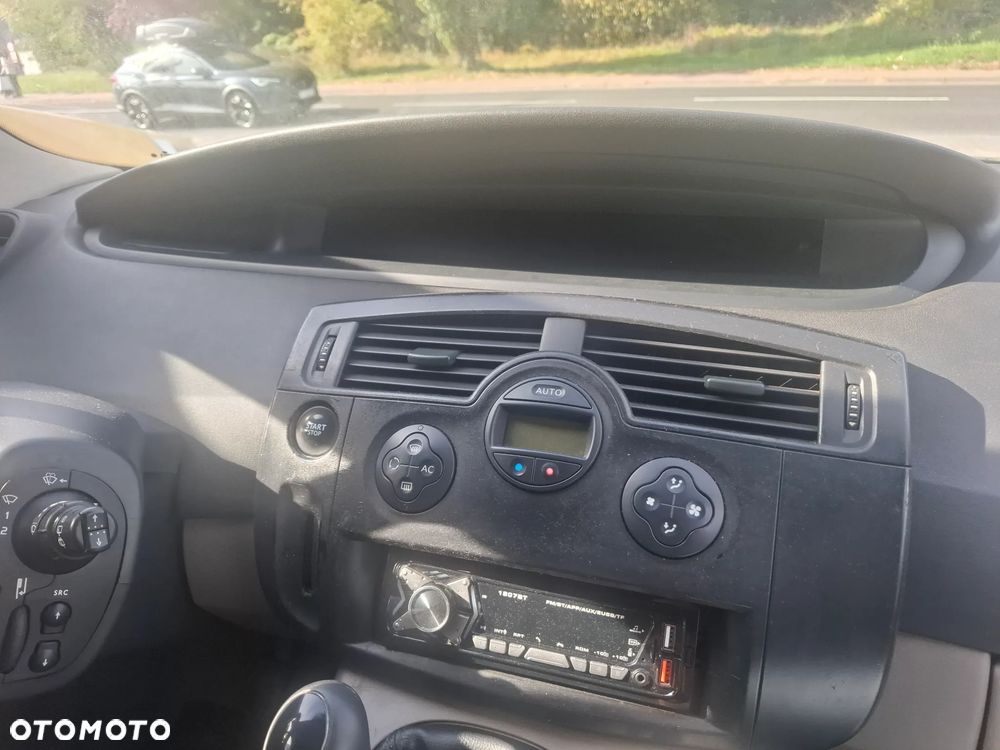 Renault Scenic - 8