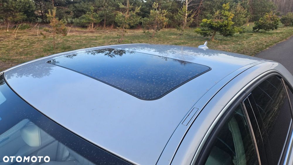 Mercedes-Benz Klasa E 300 CDI DPF BlueEFFICIENCY 7G-TRONIC Elegance - 19