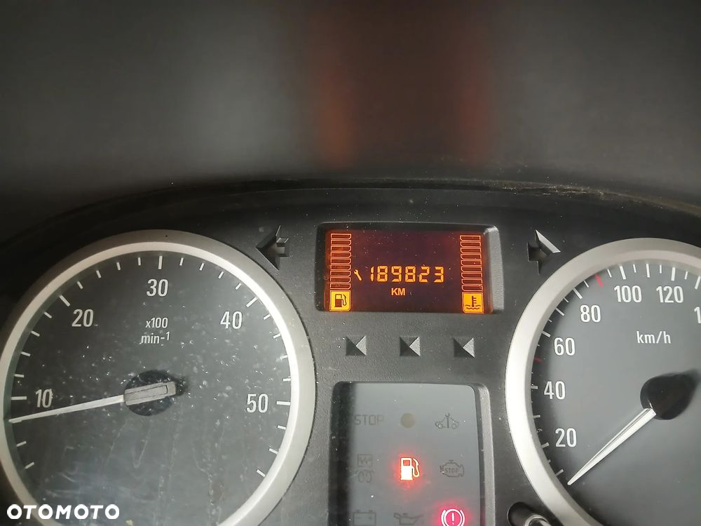 Opel vivaro - 12