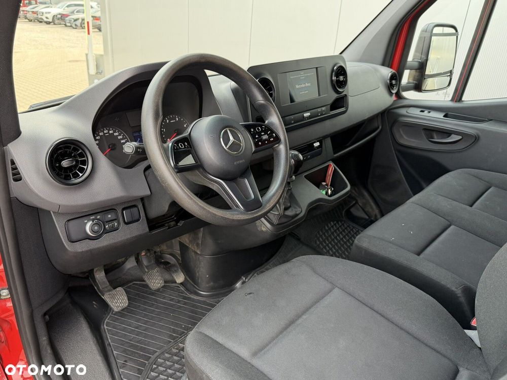 Mercedes-Benz Sprinter - 15