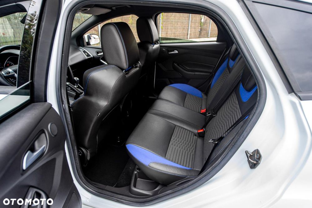 Ford Focus - 25