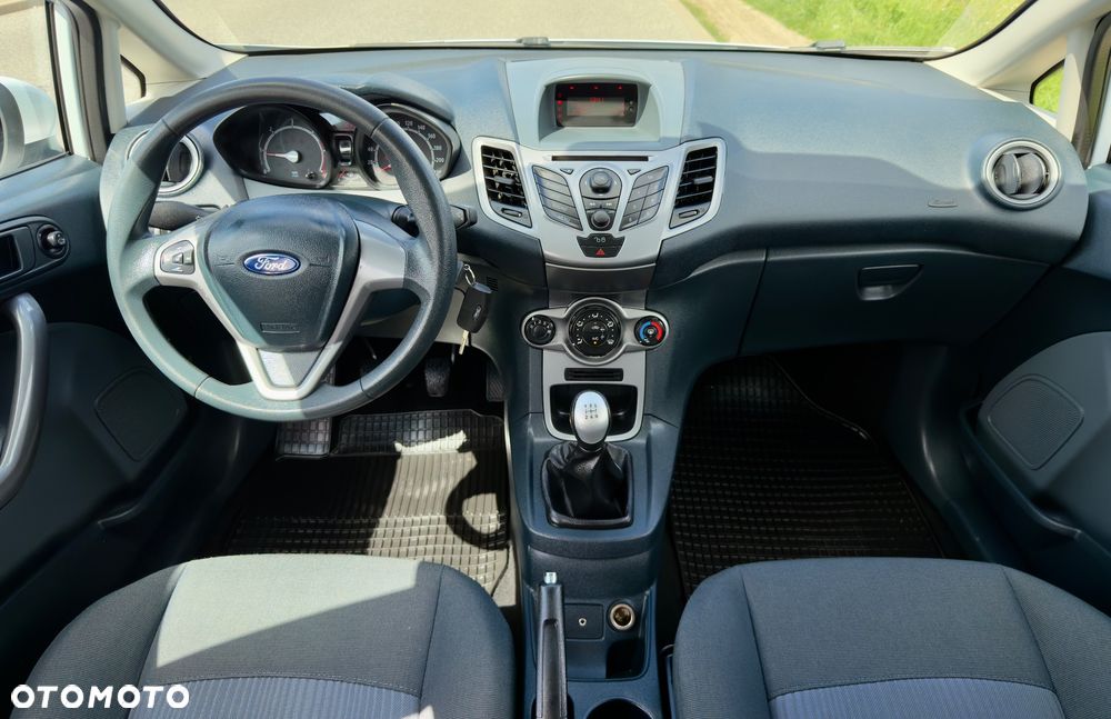 Ford Fiesta 1.5 TDCi Celebration - 12