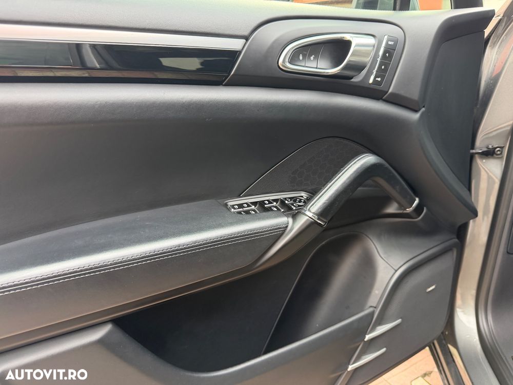 Porsche Cayenne Platinum Edition - 33