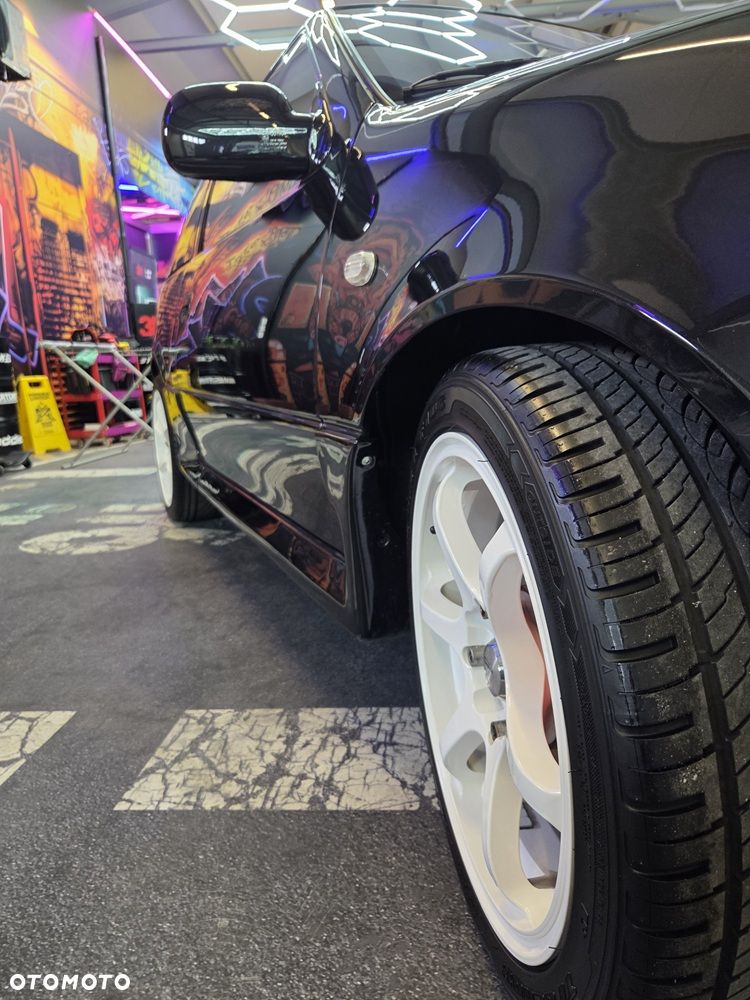 Suzuki Swift 1.3 16V GTi - 12