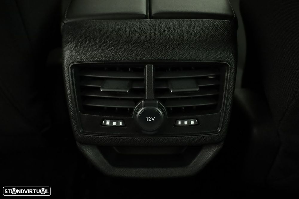 Peugeot 3008 1.6 Hybrid Allure e-EAT8 - 23