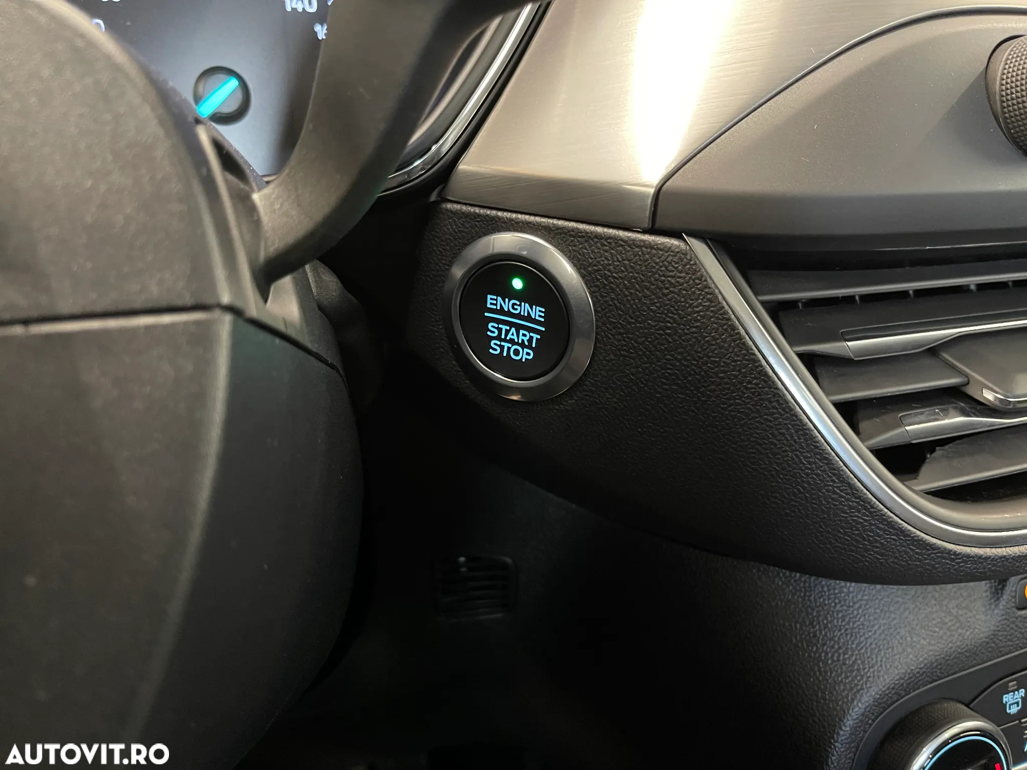 Ford Focus Turnier 2.0 EcoBlue Start-Stopp-System Aut. TITANIUM - 20