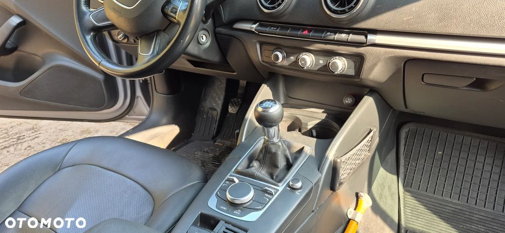 Audi A3 Sportback 1.6 TDI (clean diesel) Attraction - 18