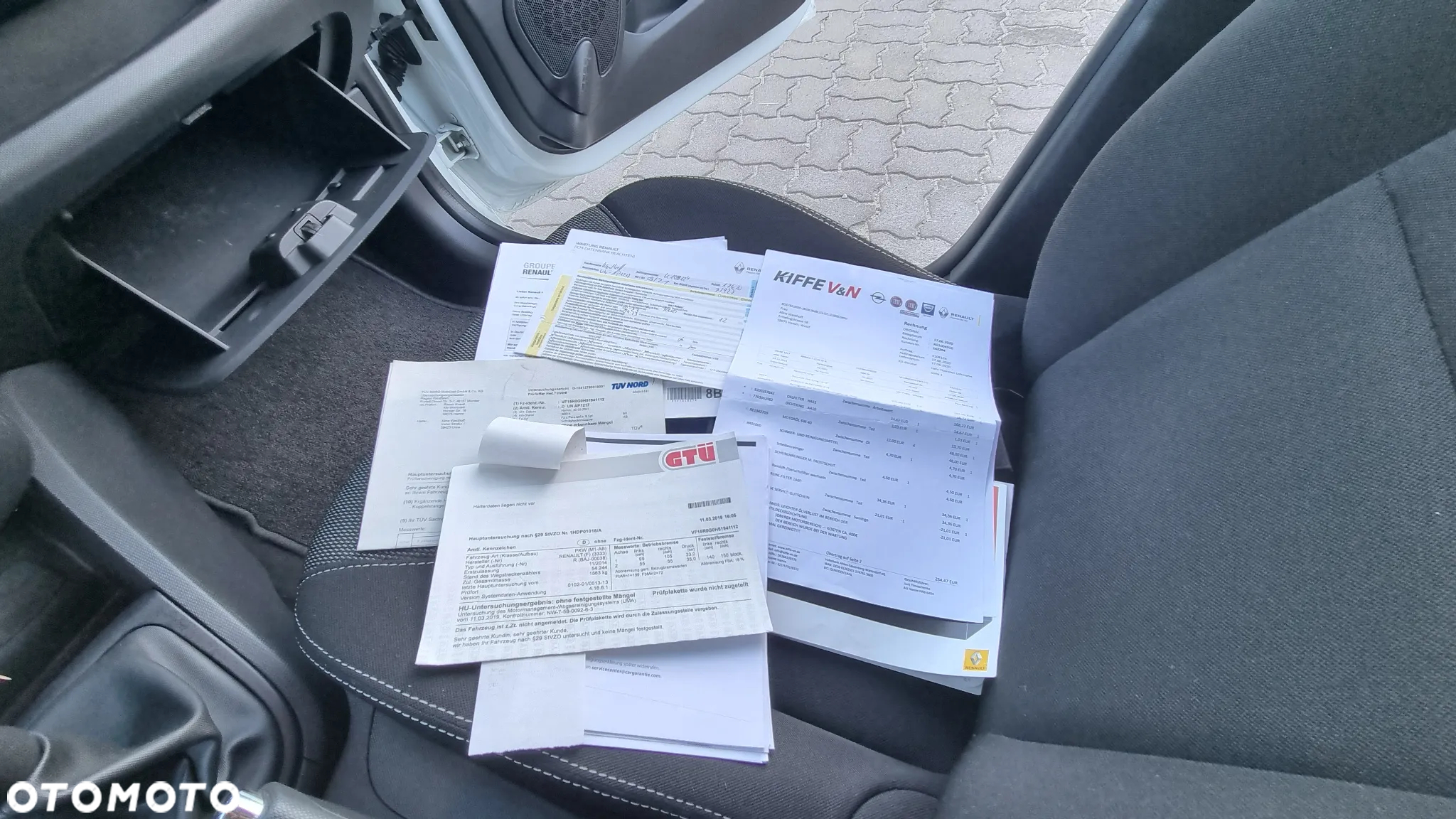 Renault Clio 1.2 16V 75 Authentique - 27