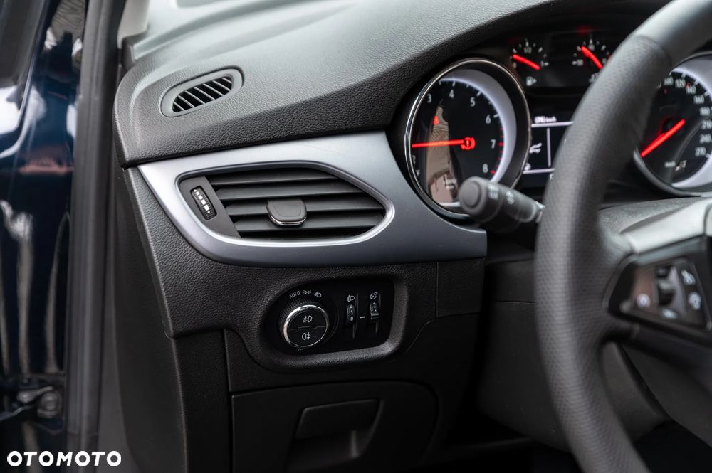 Opel Astra 1.4 Turbo Edition - 25