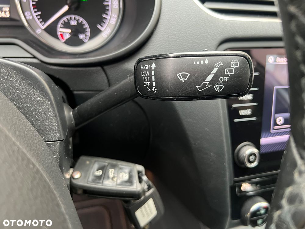 Skoda Octavia 1.6 TDI DSG Ambition - 27