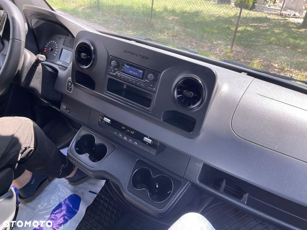 Mercedes-Benz Sprinter W907 2.2 CDI 163 Km Automat 7G-Tronic 2020 ROK Klima Led Hak Najazd 4.60 M Super stan Gotowy do Pracy Bardzo ładny - 15