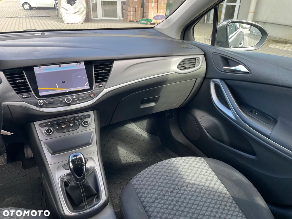 Opel Astra 1.4 Turbo Start/Stop Sports Tourer Business - 17