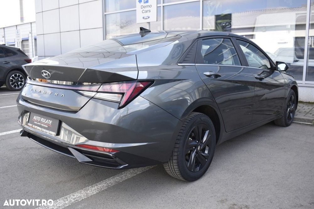 Hyundai Elantra 1.6 l 123 CP CVT Exclusive - 8