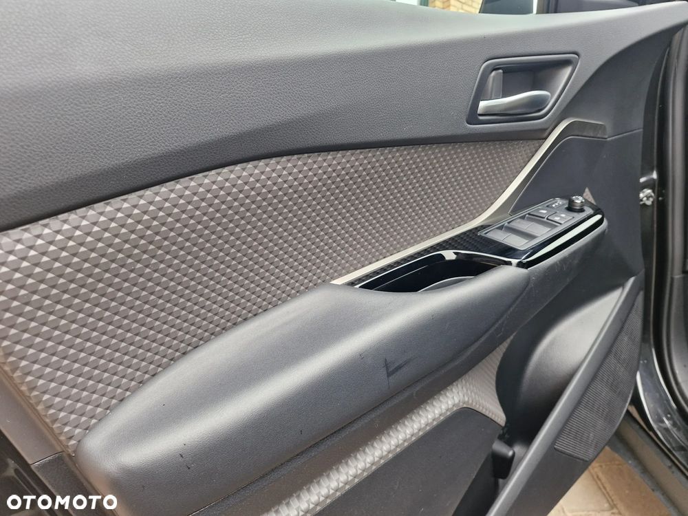 Toyota C-HR 2.0 Hybrid Executive - 28