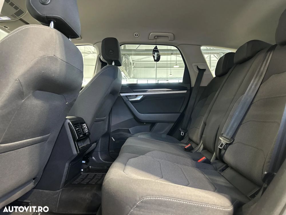 Volkswagen Touareg - 12