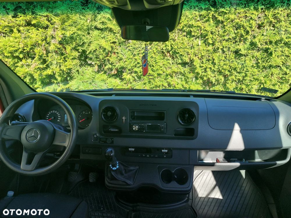 Mercedes-Benz Sprinter - 7