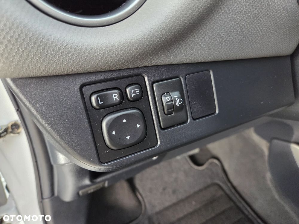 Toyota Yaris Hybrid 100 Dynamic EU6 - 21