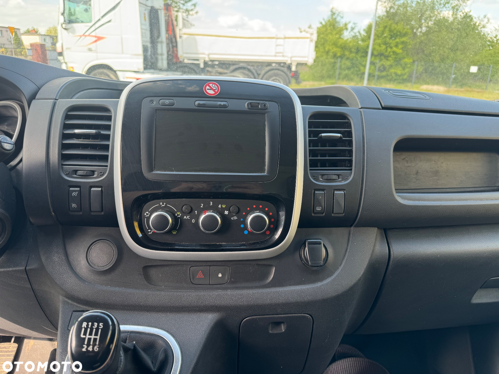 Renault Trafic - 13