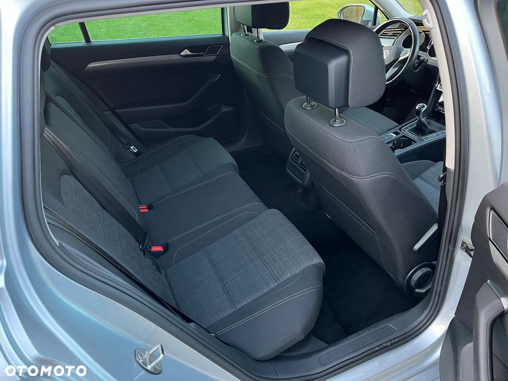 Volkswagen Passat - 9