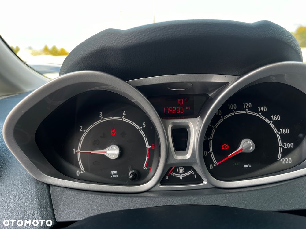 Ford Fiesta 1.4 Titanium - 26