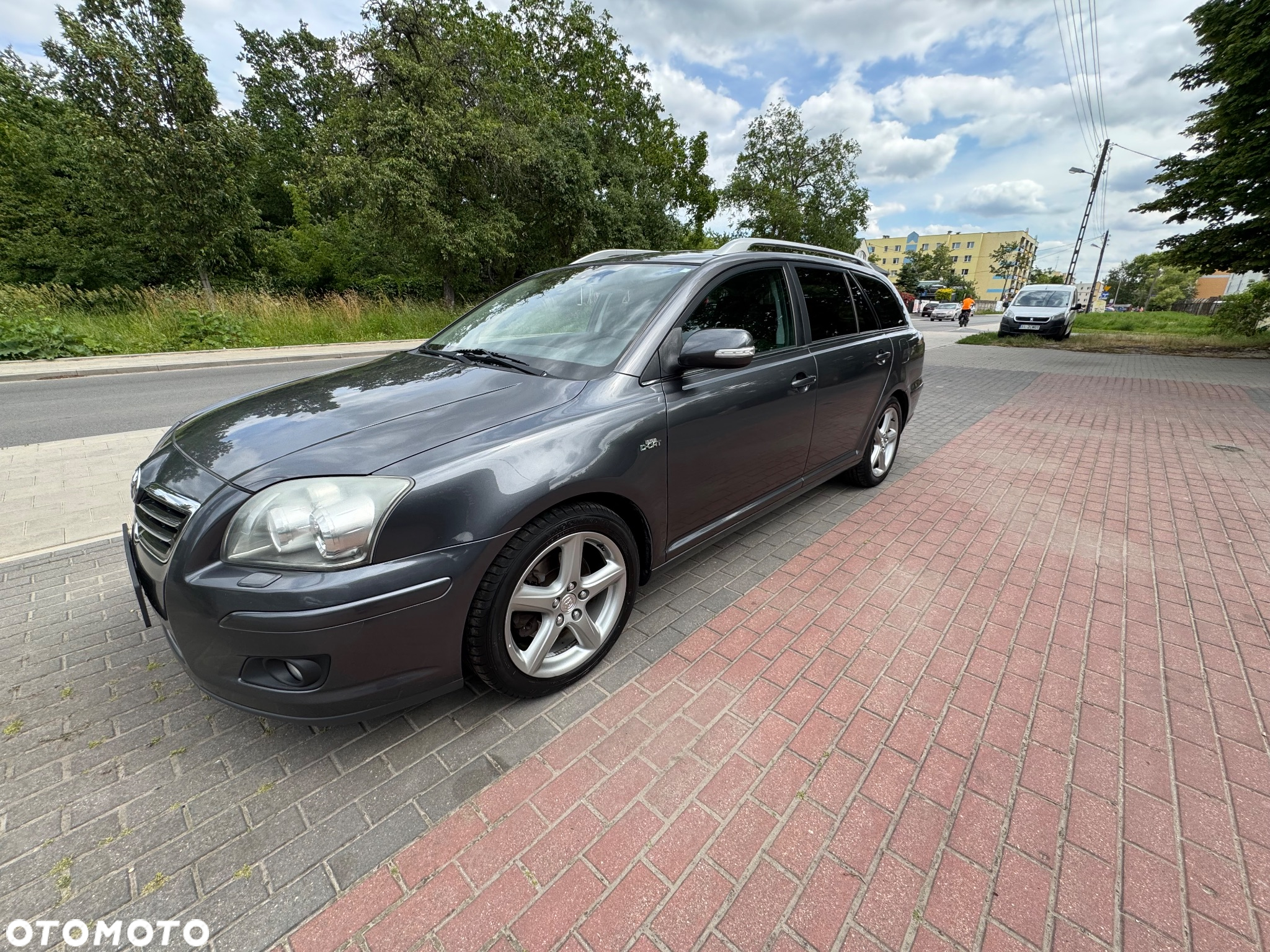 Toyota Avensis - 20
