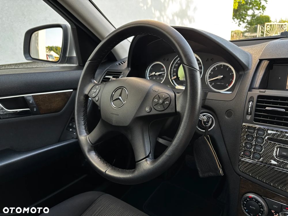 Mercedes-Benz Klasa C - 32