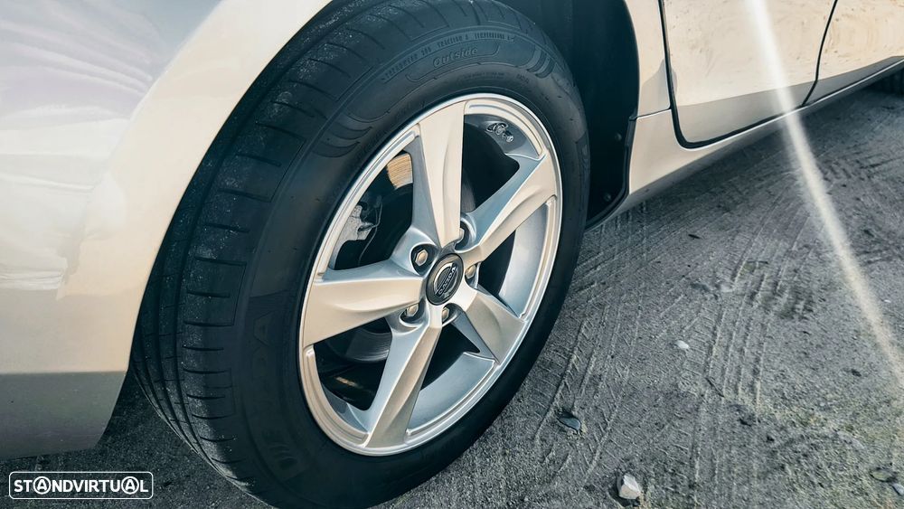 Volvo V40 D2 Kinetic - 11