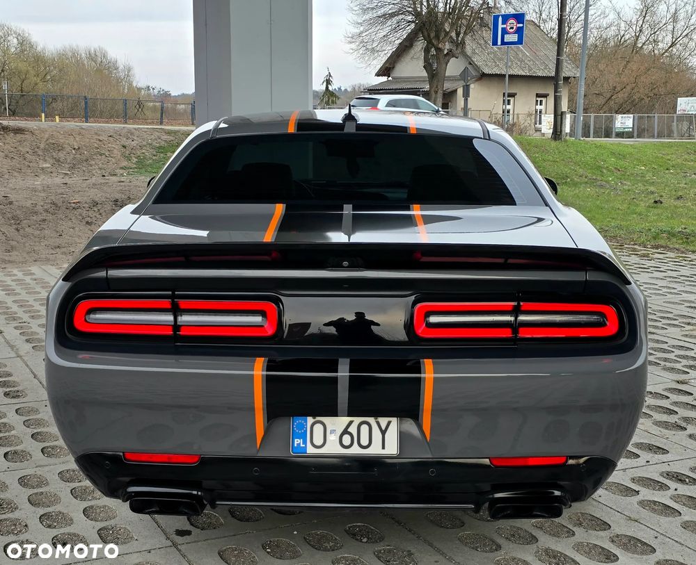 Dodge Challenger - 25
