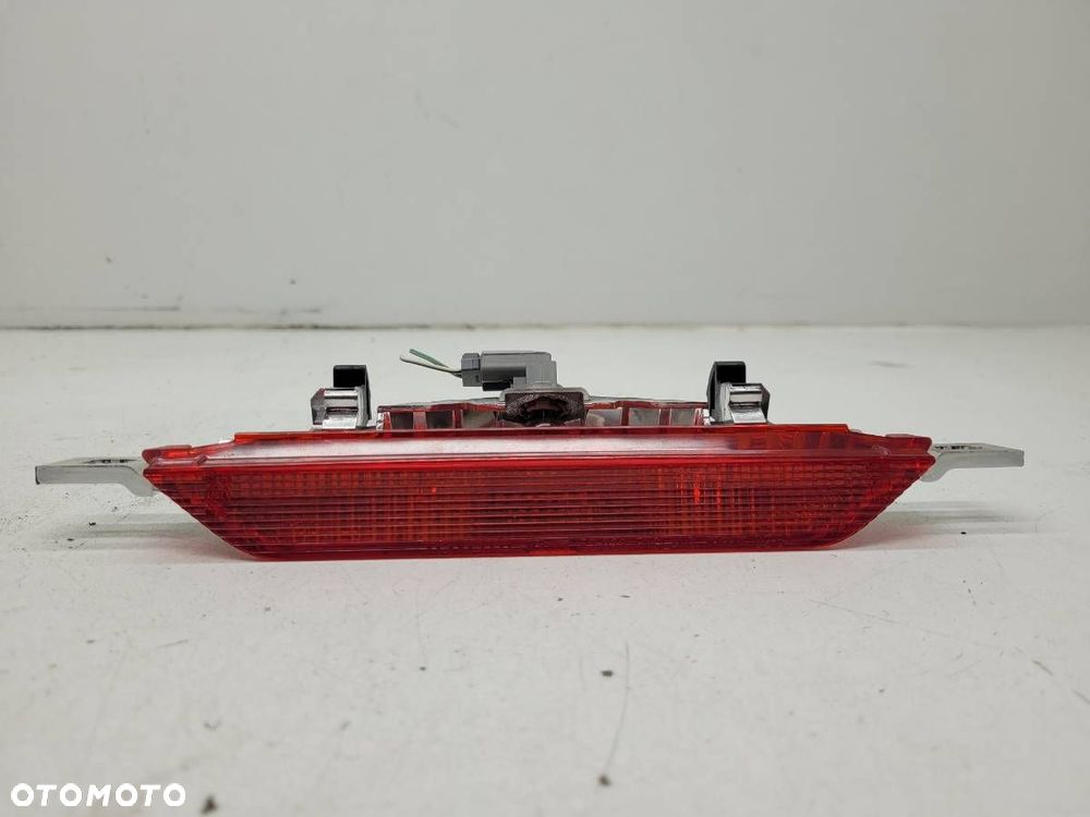 LAMPKA STOP TOYOTA COROLLA E12 EUROPA 2002 - 1