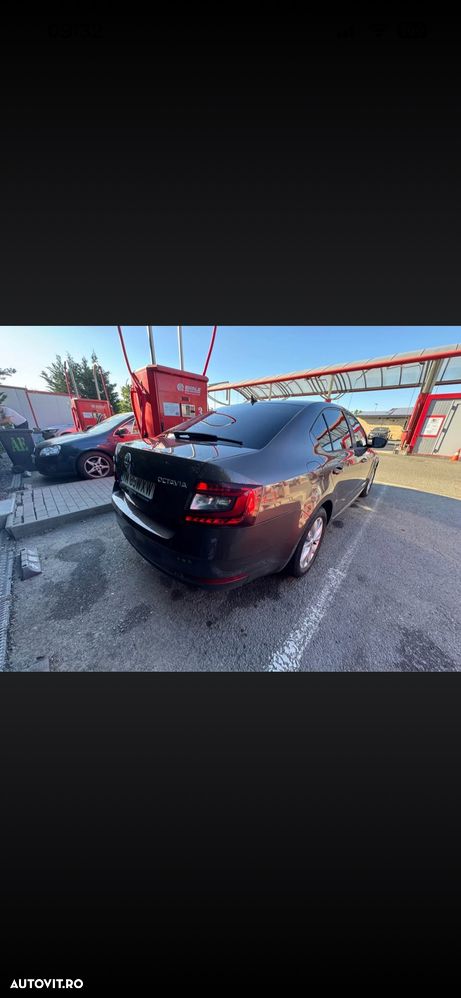 Skoda Octavia 2.0 TDI DSG Style - 2