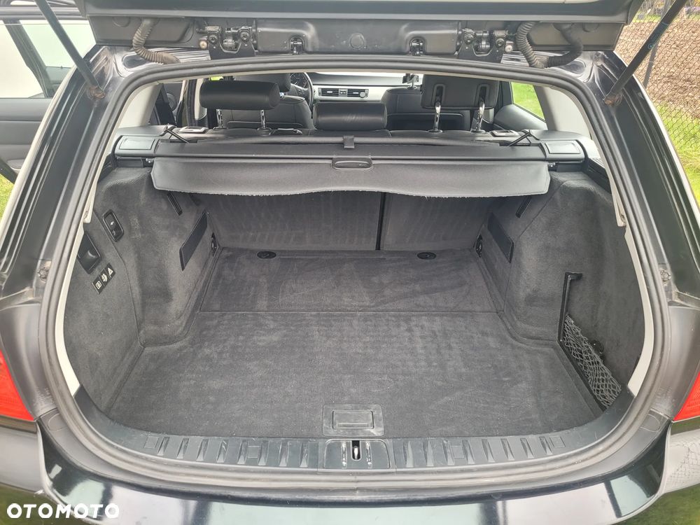 BMW Seria 3 320d DPF Touring - 11