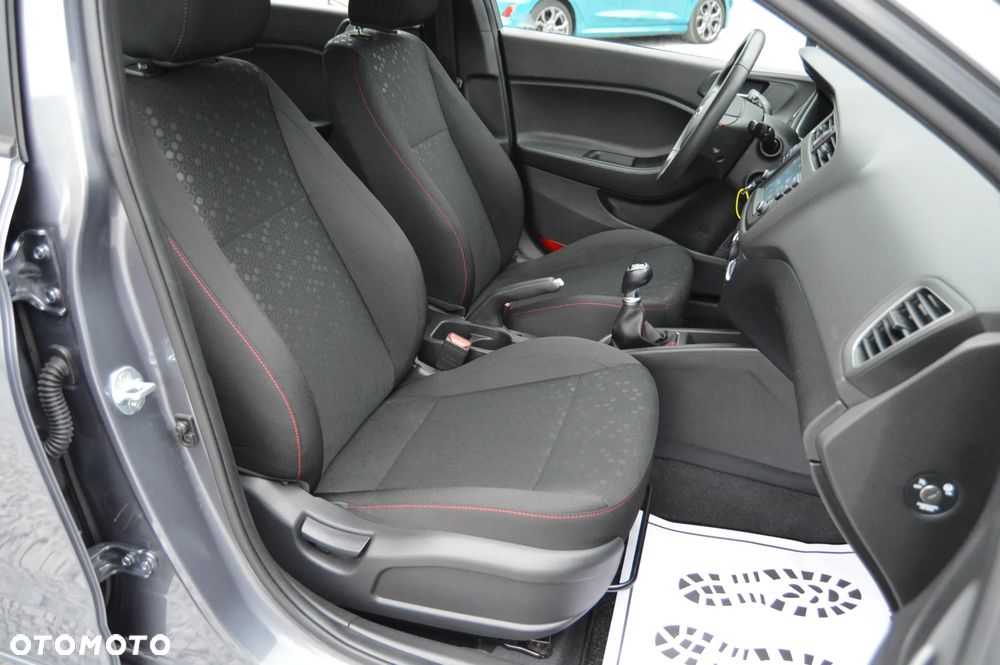 Hyundai i20 blue 1.2 Classic - 33