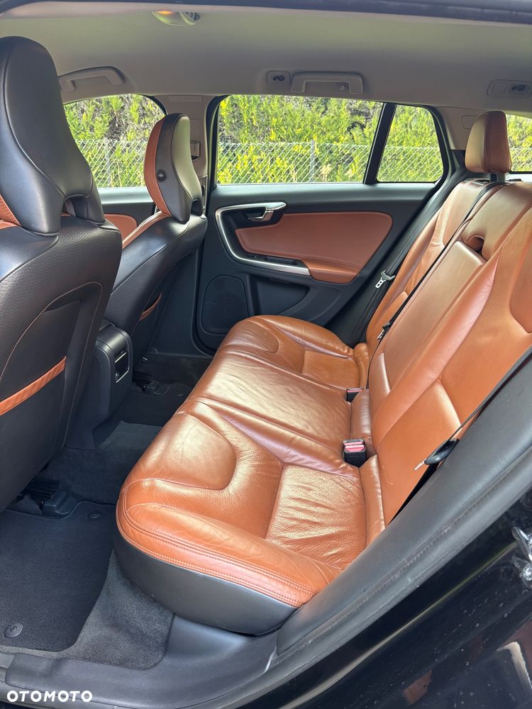 Volvo V60 2.0T - 16