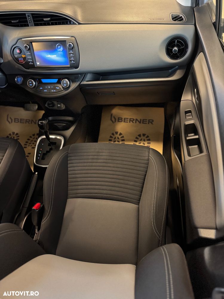 Toyota Yaris 1.5 VVT-i HSD Dynamic - 19