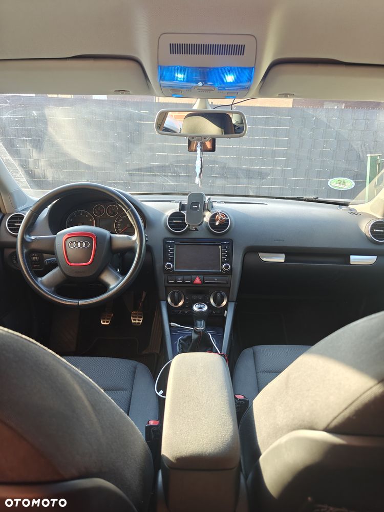 Audi A3 Sportback 1.4 TFSI Ambiente - 2